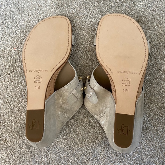 Donald Pliner Sandals - Picture 4 of 4